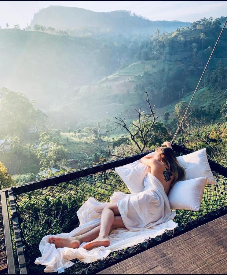 Romance In Ella Luaran gambar