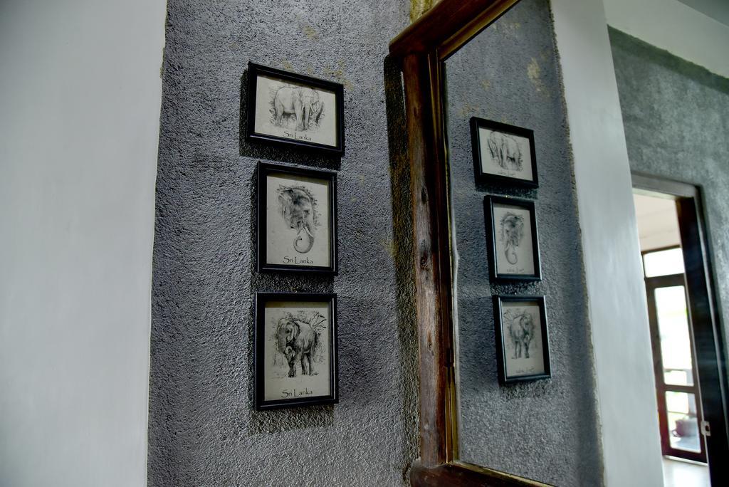 Romance In Ella Luaran gambar